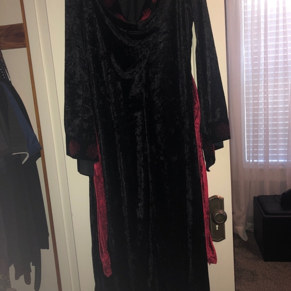 Vampire witch Halloween costume - Picture 3 of 6